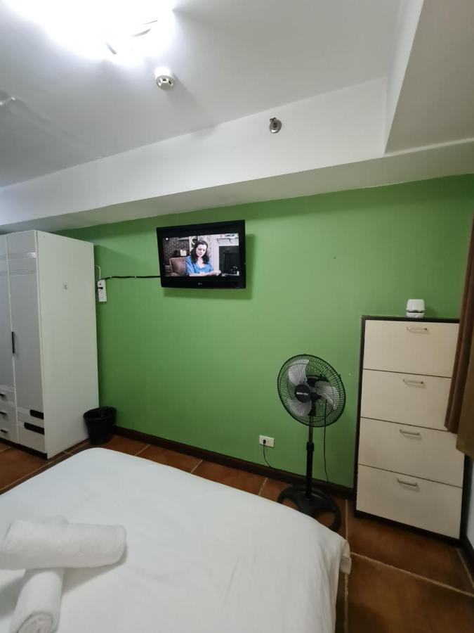 Solemare Parksuites Condominium - Condo R Us Манила Экстерьер фото