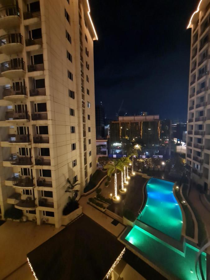 Solemare Parksuites Condominium - Condo R Us Манила Экстерьер фото
